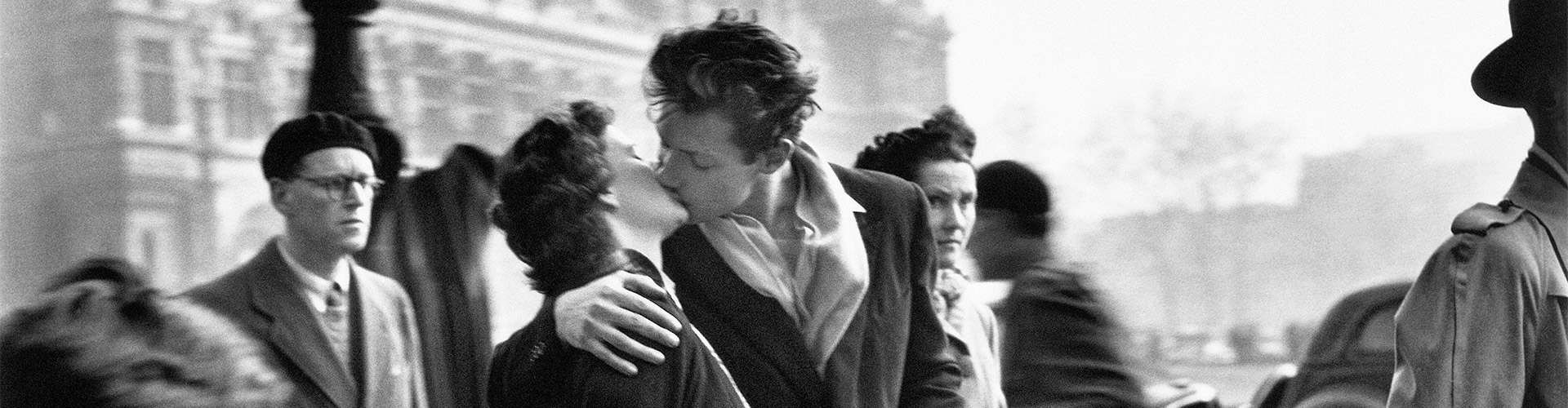 Featuring Doisneau, McCurry, Maier,
Abbott, Hine, Lange, Hershorn & more.